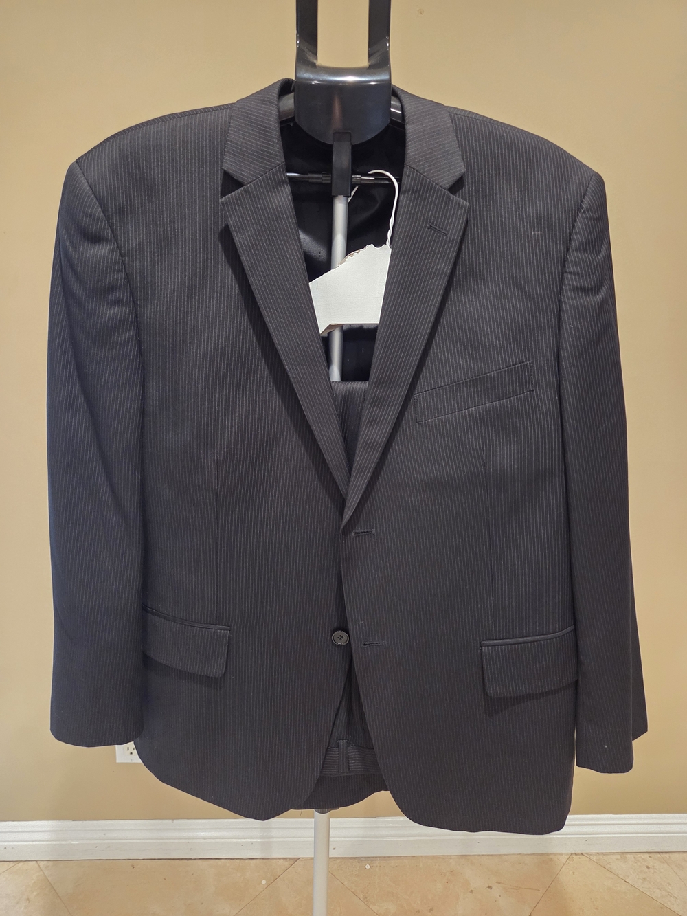 Men's Black Striped 2-piece Suit Set Size 46 Short